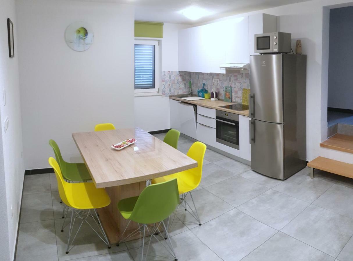 Villa Freya - Vacation House Slatine Kültér fotó